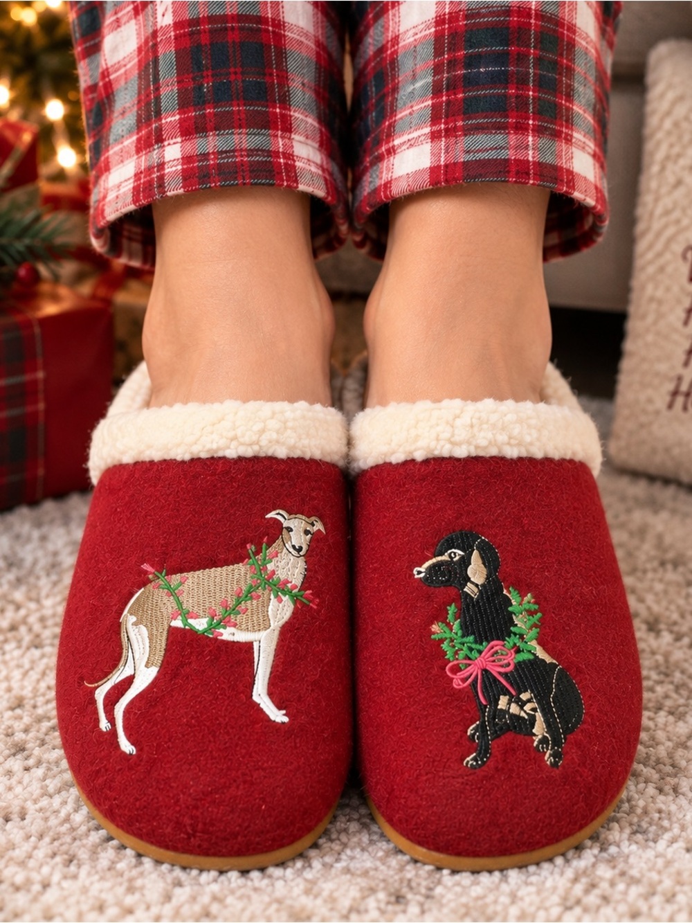 Lands’ End Women’s 9B Red Christmas Dog Sherpa Slippers House Shoes